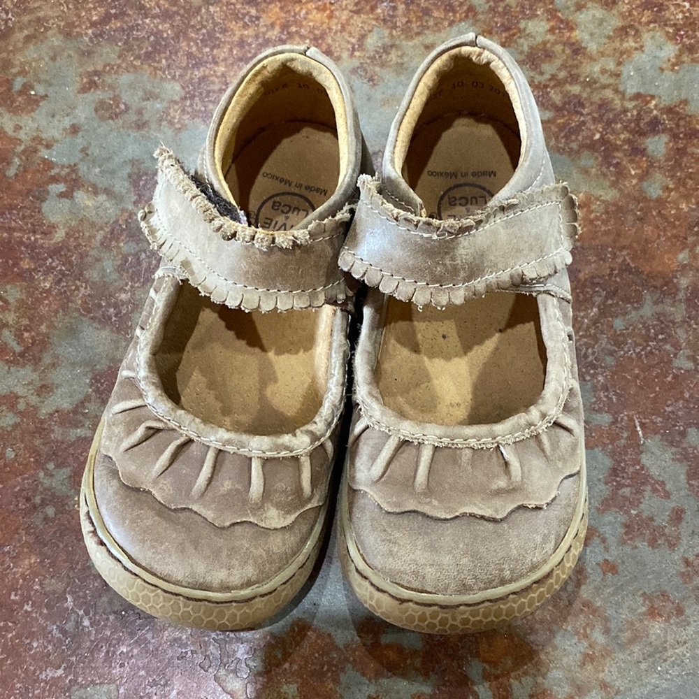 EUC light brown Livie&luca
